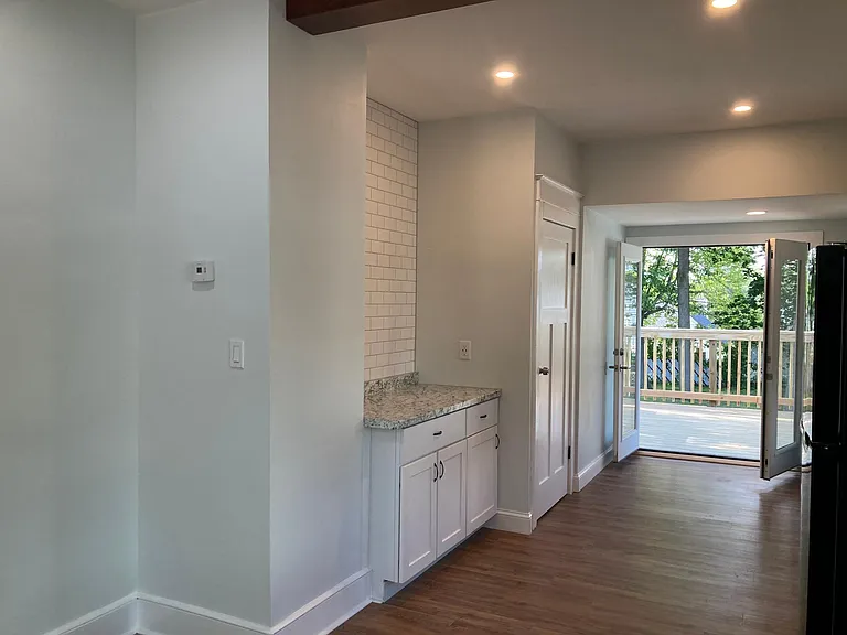 49 Saratoga Ave — Photo 13