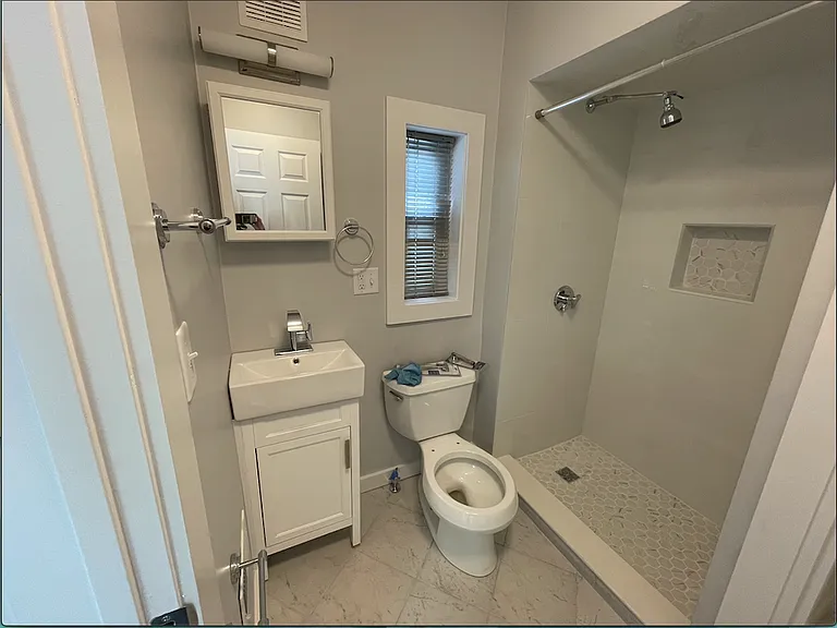 8-10 Fletcher Ter — Photo 3