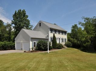 35 Cranberry St, Pepperell, MA 01463