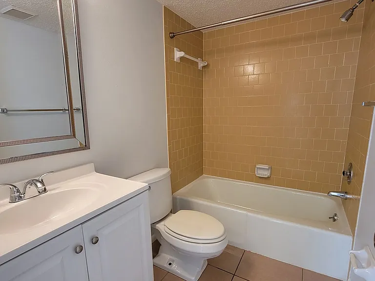 504 Barcelona Avenue — Photo 9