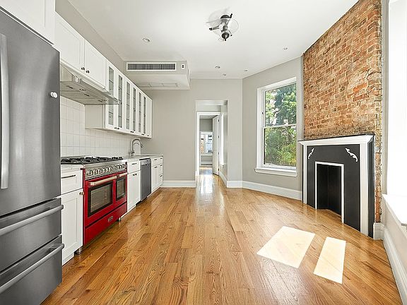 4th image of 809 Prospect Pl