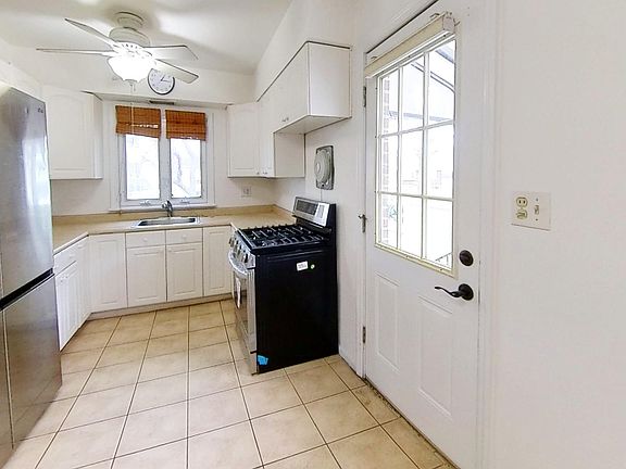 3rd image of 340 Burgher Ave