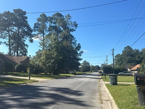 4th image of 822 Ridgewood Way