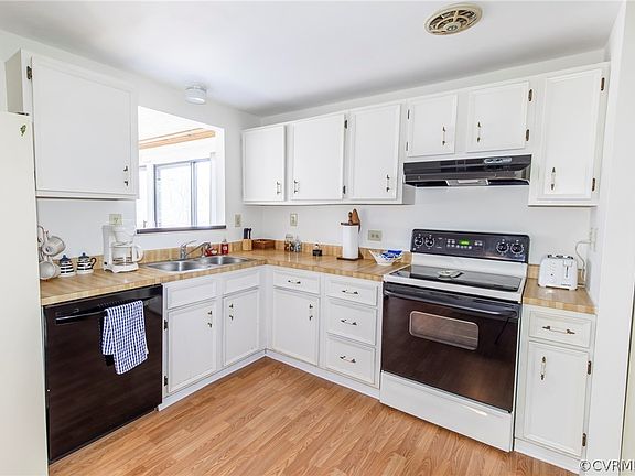 4th image of 9639 Della Dr