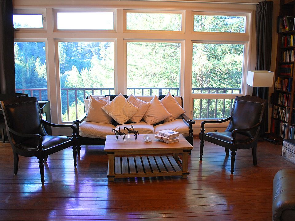 Living room with view to nature