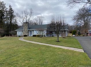 77 Highland Ave, Middletown, CT 06457