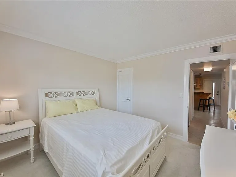 1100 Gulf Shore Blvd N #207 — Photo 21