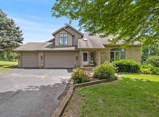 2776 Darrowby Dr, Rockford, IL 61102