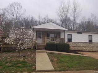 4670 Brennan Woods Dr, High Ridge, MO 63049