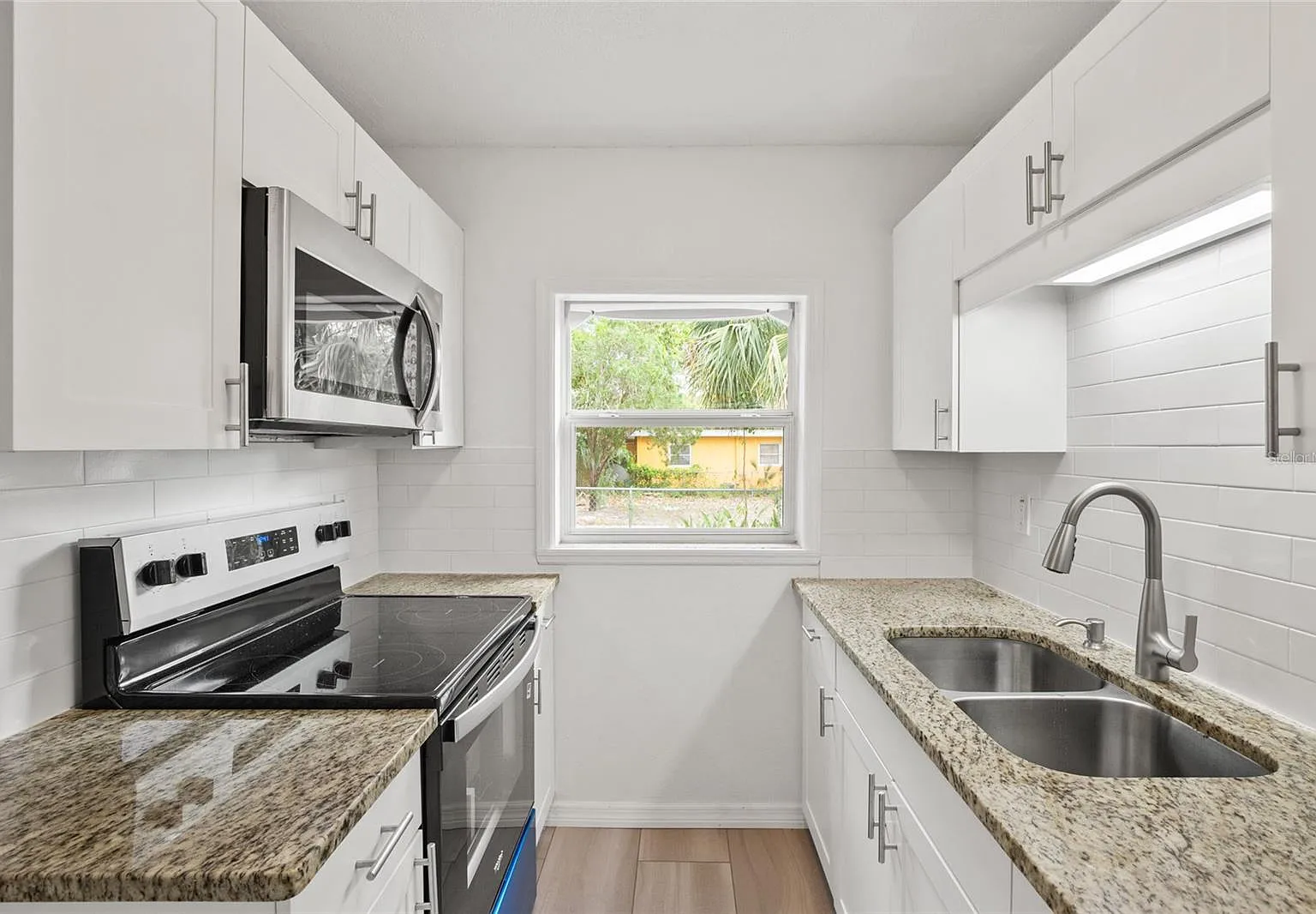 4 bed, 1252 sqft, $2,599 — Photo 1
