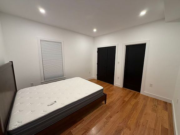 3rd image of 18 Windsor Rd #1