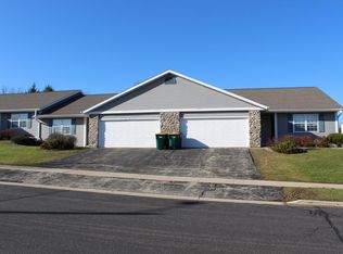 262 Timblin Dr APT 3, Kewaskum, WI 53040