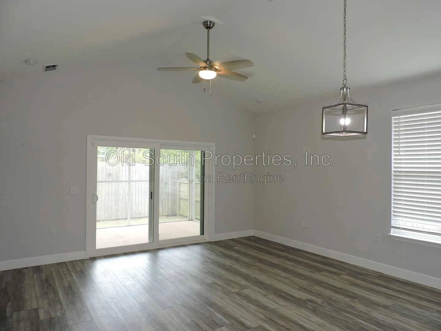 3 bed, 2.0 bath, 1194 sqft, $1,950 — Photo 4