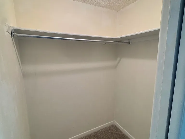 3607 Edgewater Dr — Photo 14