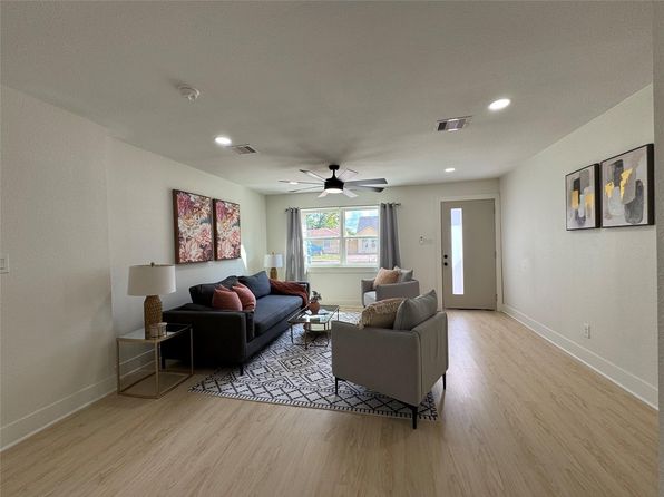 2110 Garvey Dr, Pasadena, TX 77506