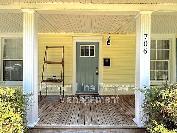 3rd image of 706 S Chester St