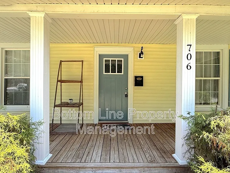706 S Chester St — Photo 3