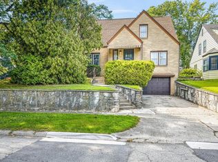 205 Saint Louis Ave, Rockford, IL 61104