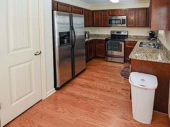5th image of 478 Vista Wood Dr