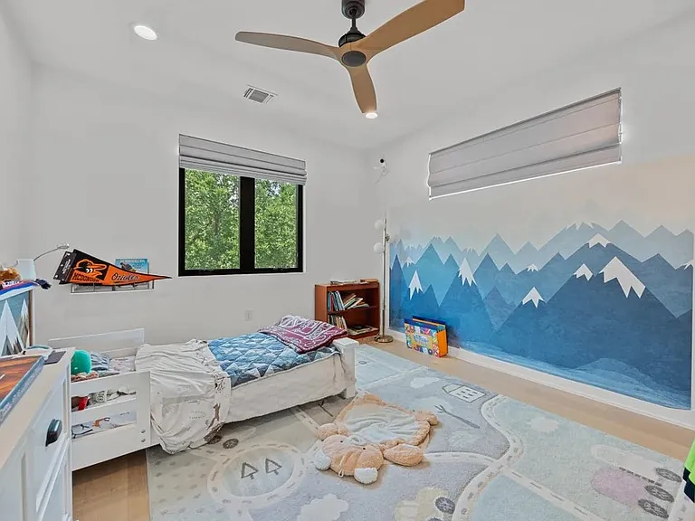 1204 Brentwood St — Photo 30