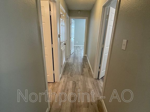 5th image of 928 Sylvia St