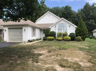 69 Skyline Dr, Lakewood, NJ 08701