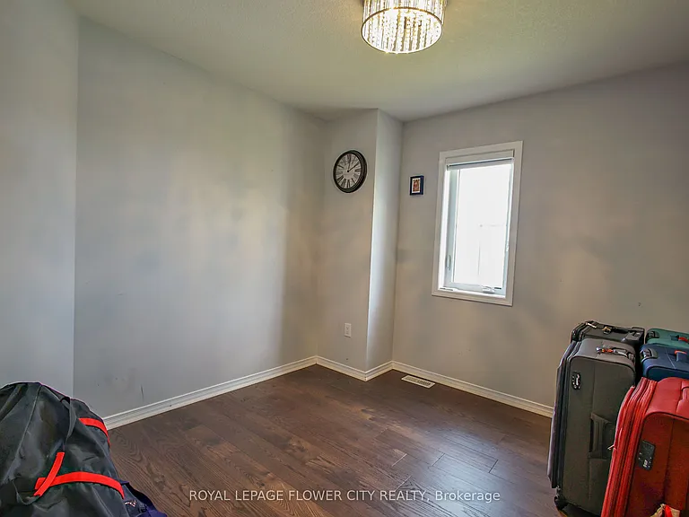 81 Baffin Cres — Photo 34