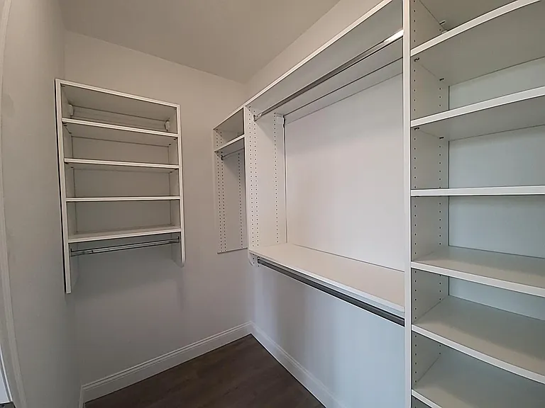 320 Middlesex Ave #B303 — Photo 16