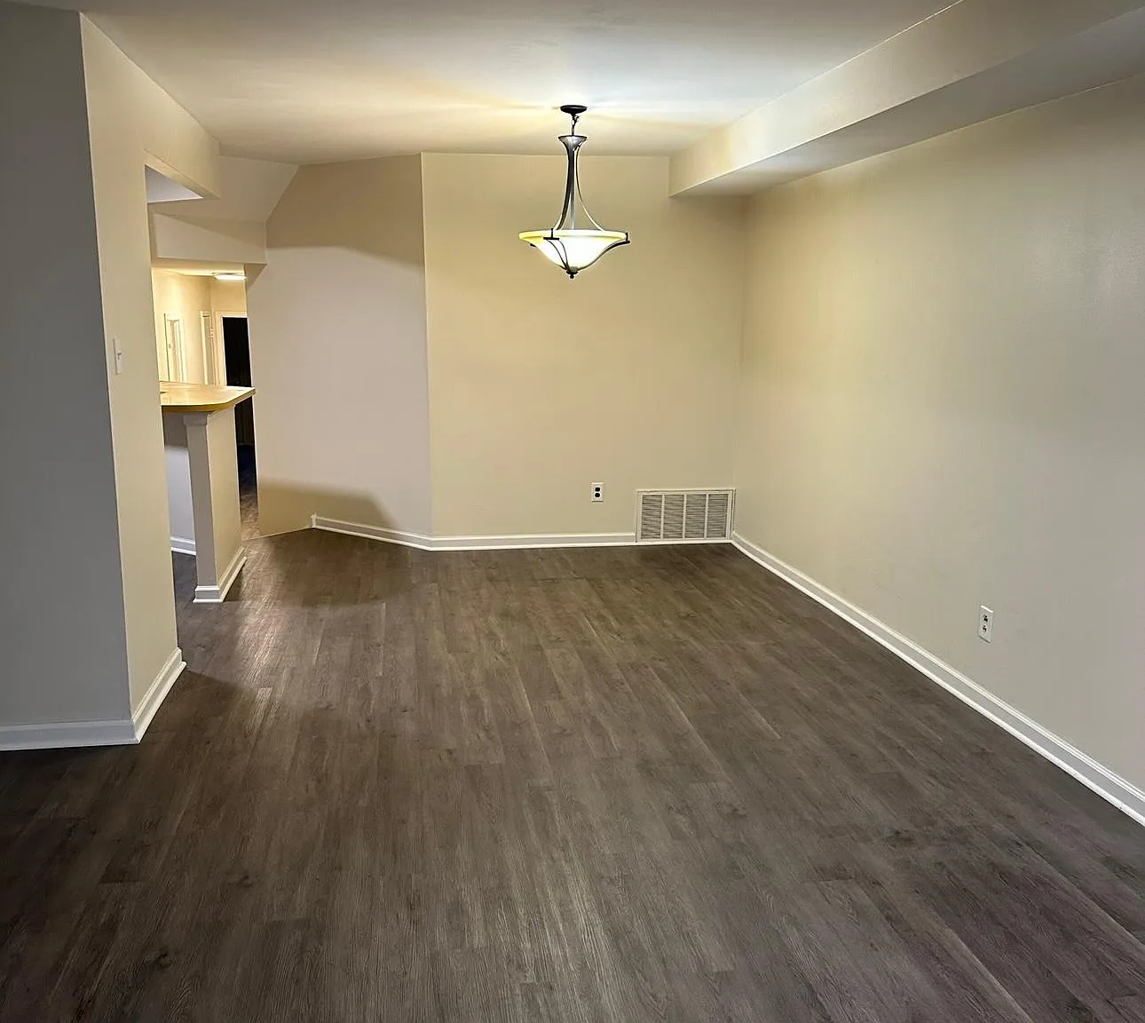 2 bed, 1200 sqft, $1,650 — Photo 1
