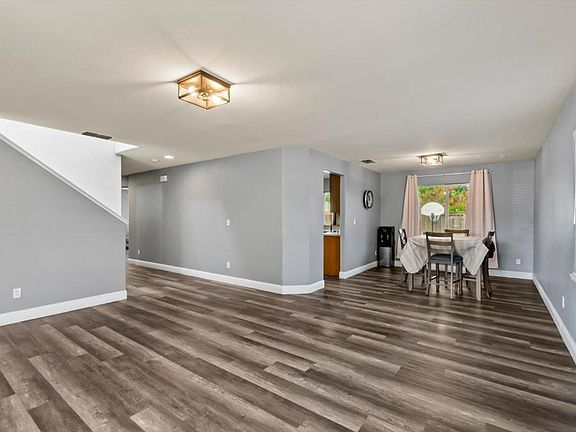 4th image of 1474 Paddington Way