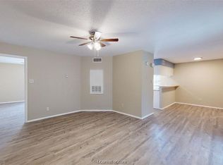 1016 Autumn Cir APT D, College Station, TX 77840
