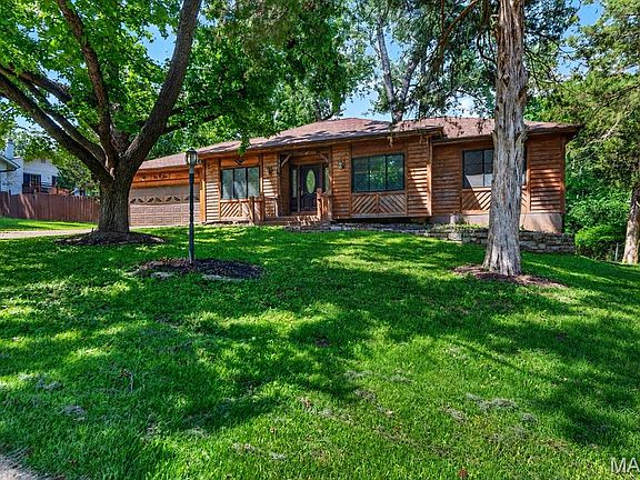 2nd image of 105 Willow Dr