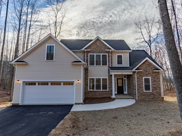 831 Thornblade Way, Blue Ridge, VA 24064