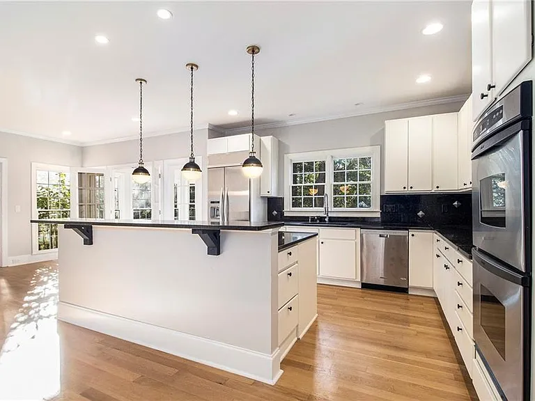 960 Landmark Dr — Photo 10