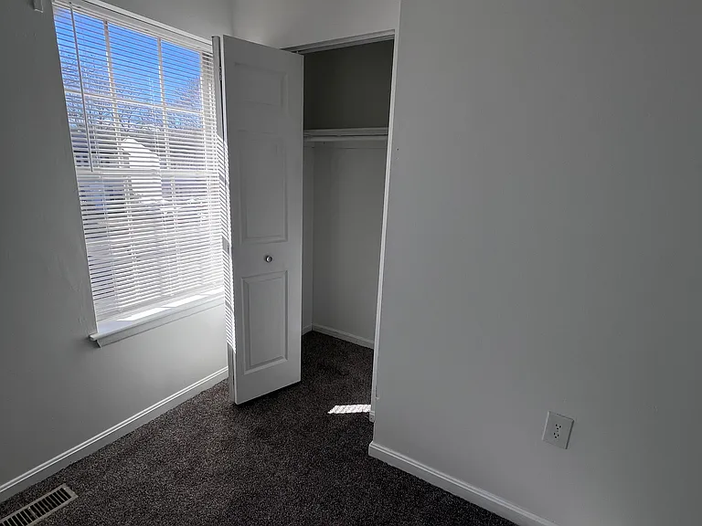 Laburnum Rd — Photo 10