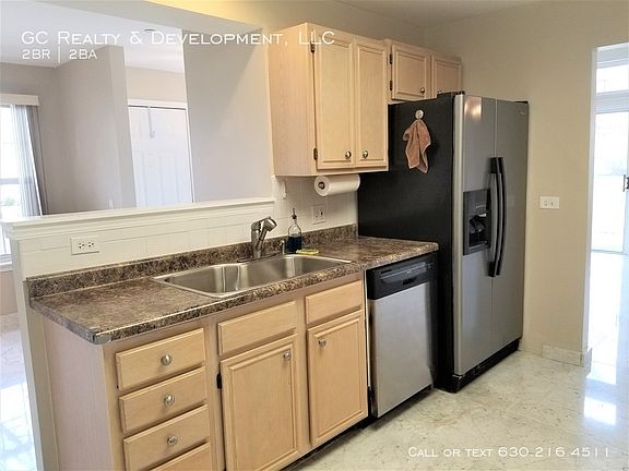 3rd image of 422 Cromwell Cir Unit 1