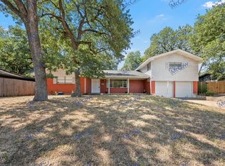 6212 Warrington Pl, Fort Worth, TX 76112