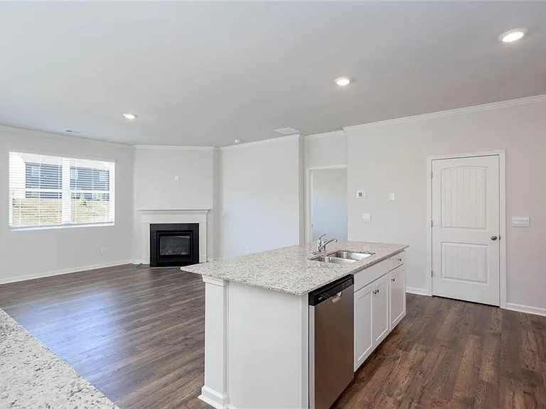 61 Grove Springs Ct — Photo 8