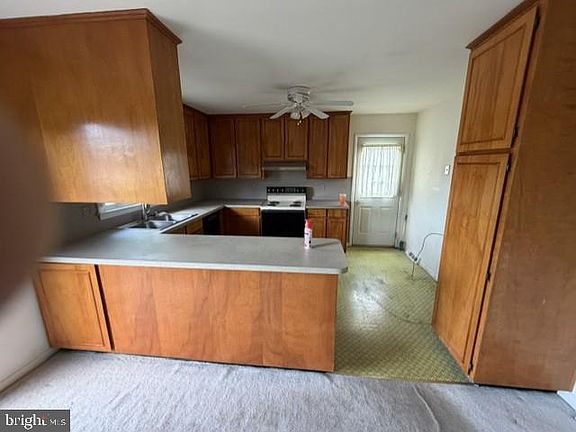 4th image of 17818 Daisy Dr