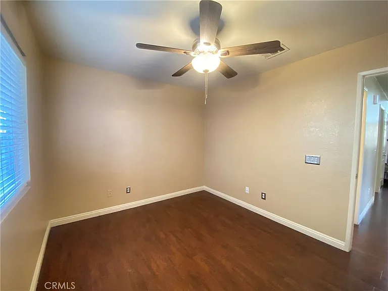 708 Hillview St — Photo 12