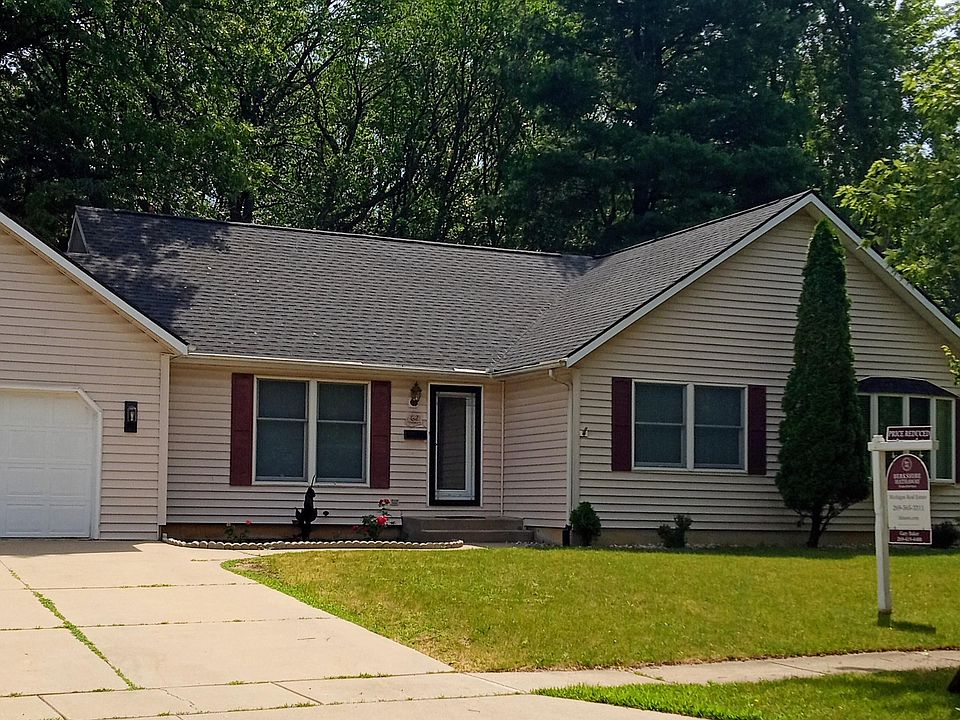1st image of 62 Thorncroft Ave