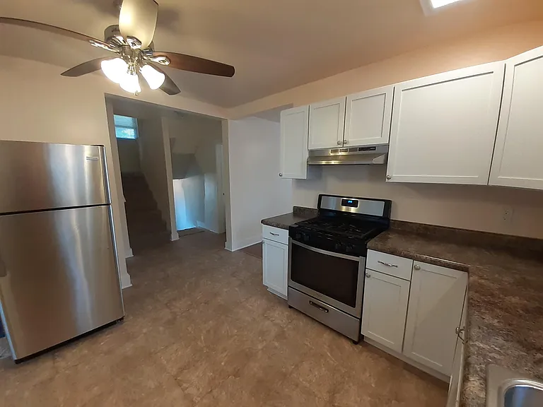 302 Main St W — Photo 5