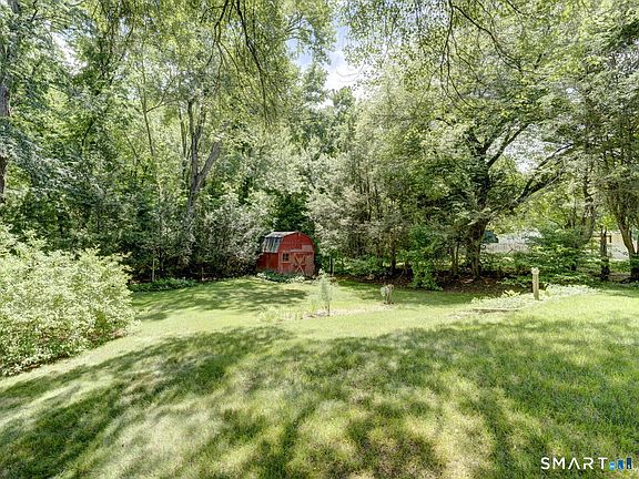 5th image of 37 Cody Avenue