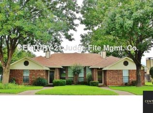 111 Larchbrook Dr, Desoto, TX 75115