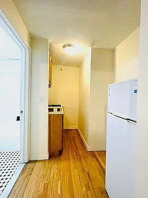 5th image of 329 W 55th St #3A