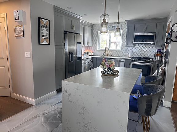 5th image of 123 Belmont Ave Floor 1