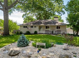 3806 S Greenwich Ln, Independence, MO 64055