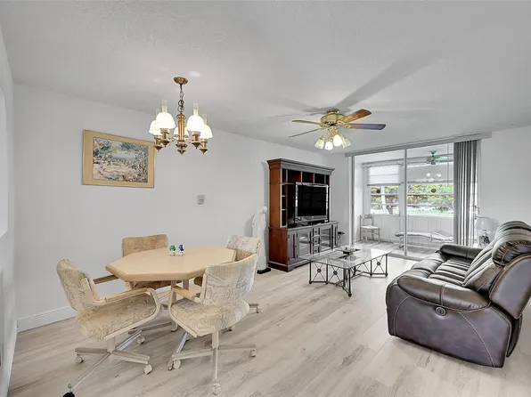 9380 Sunrise Lakes Boulevard #206, Sunrise, FL 33322