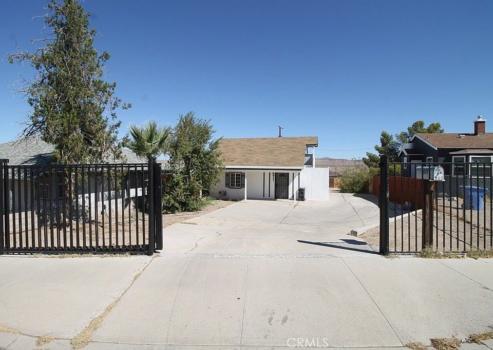 1st image of 921 Flora St