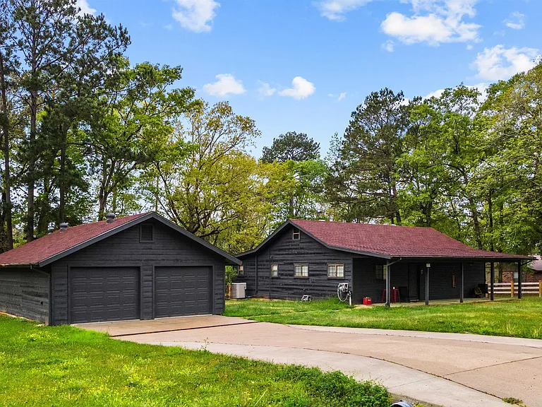 273 Moss Ln — Photo 2